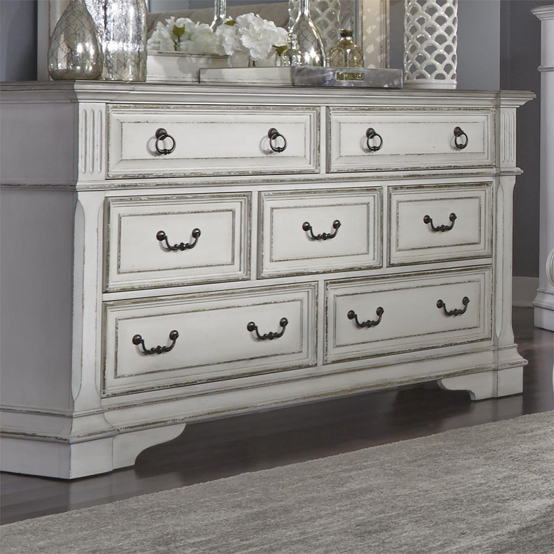  Liberty Furniture Industries Inc. Abbey Park 520-BR-QPBDM 5 pc Queen Panel Bedroom Set IMAGE 4