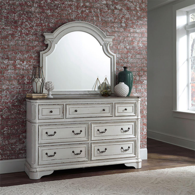  Liberty Furniture Industries Inc. Magnolia Manor 244-BR-CPBDMN 6 pc California King Panel Bedroom Set IMAGE 5