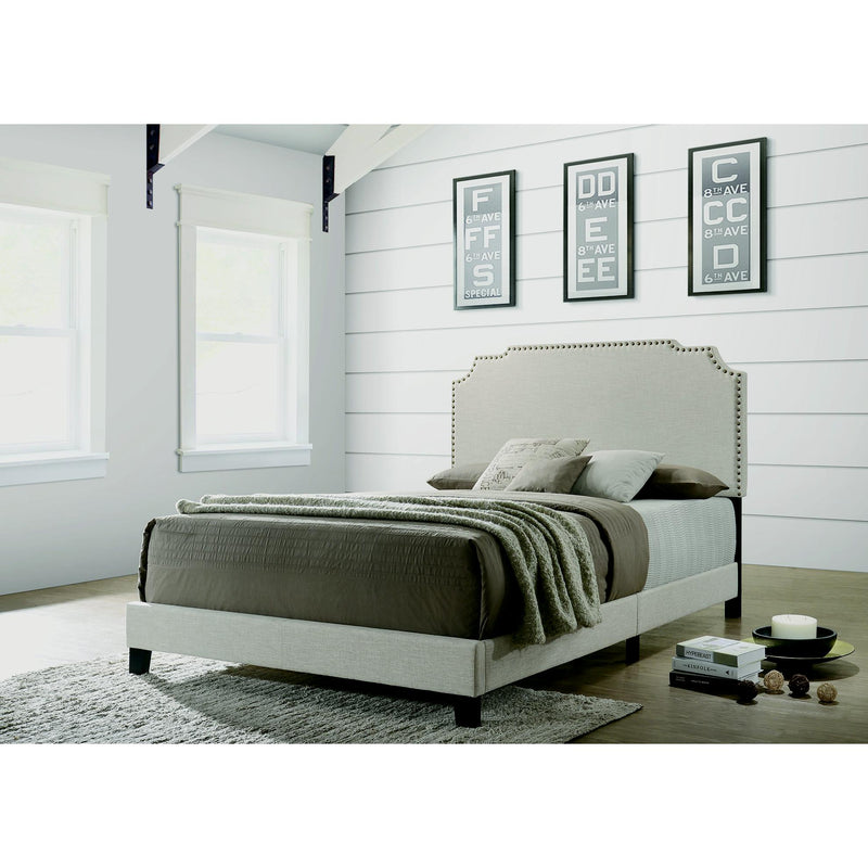 Coaster Furniture Tamarac 310061Q Upholstered Queen Panel Bed - Beige IMAGE 4