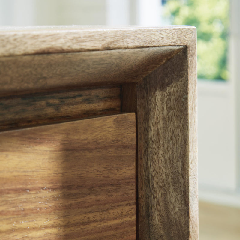 Signature Design by Ashley Dressonni B790-31 Dresser IMAGE 9